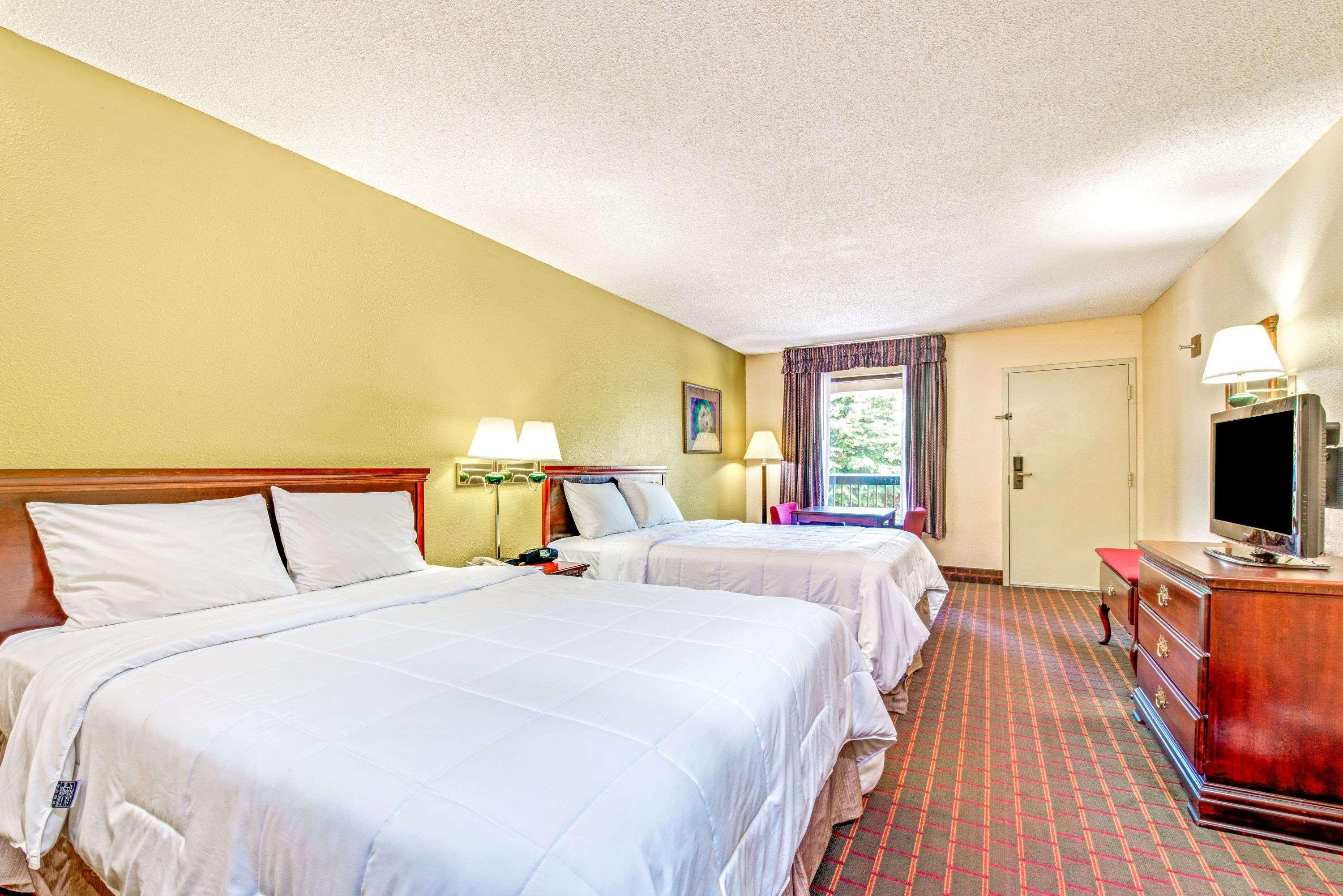 Baymont By Wyndham Hotel